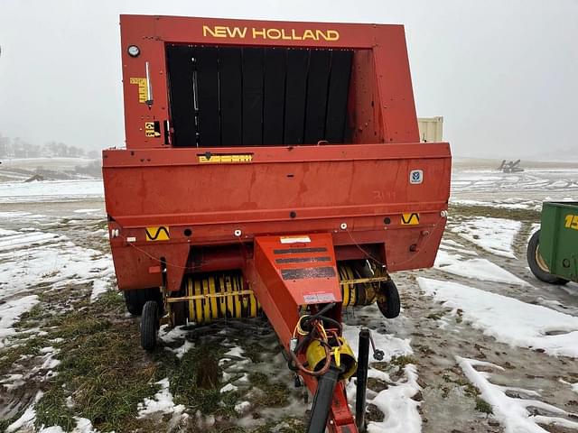 Image of New Holland 660 equipment image 1