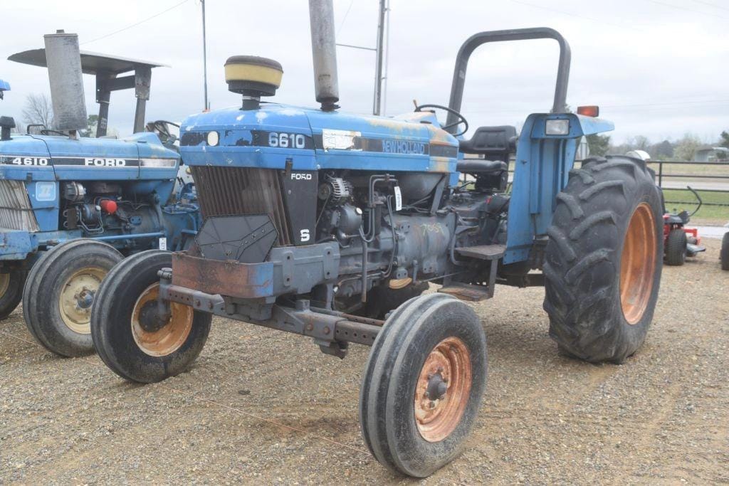 New Holland 6610S Equipment Image0
