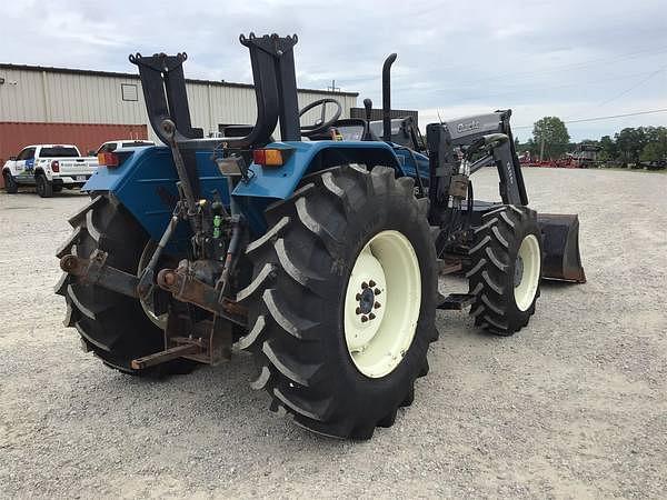 Image of Ford-New Holland 6635 equipment image 2