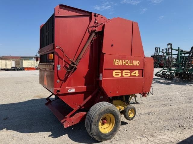 Image of New Holland 664 equipment image 1