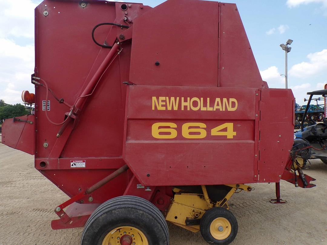 Image of New Holland 664 Primary image