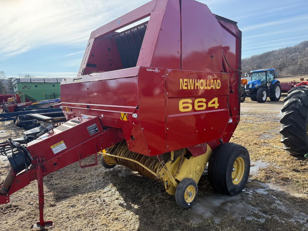 Image of New Holland 664 Primary image