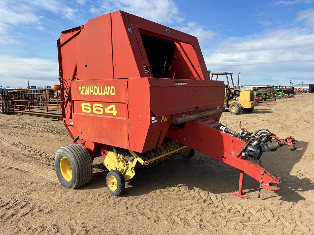 Image of New Holland 664 Primary image