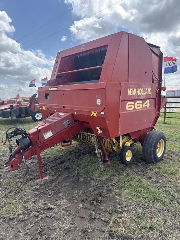 New Holland 664 Equipment Image0
