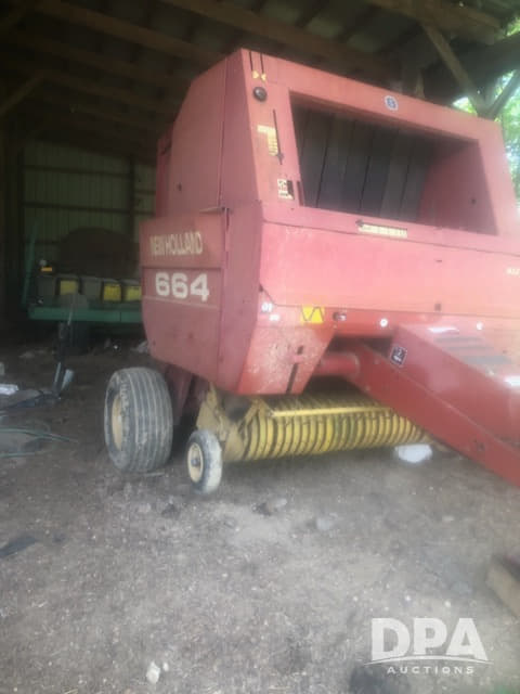 Image of New Holland 664 Primary image