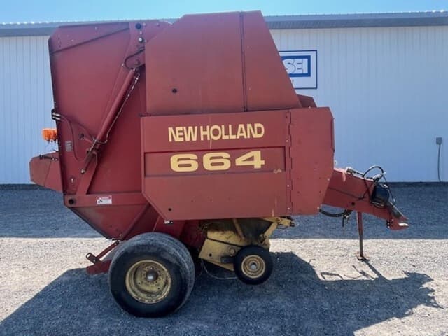 Image of New Holland 664 equipment image 1