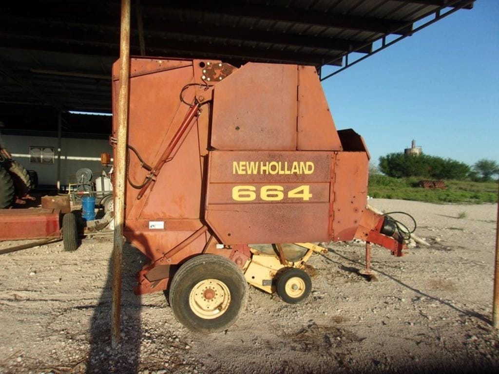 Main image New Holland 664