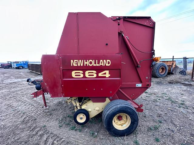 Image of New Holland 664 equipment image 1