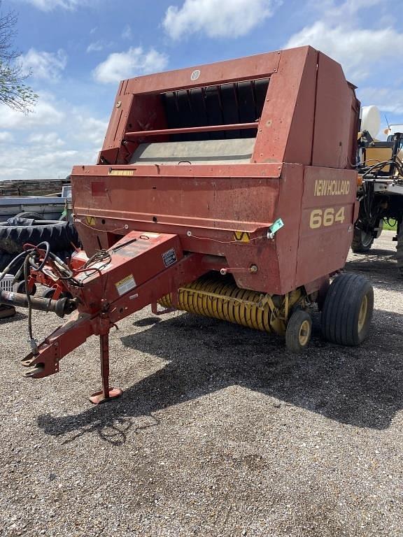 Image of New Holland 664 Image 1