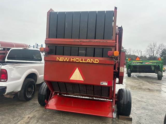 Image of New Holland 664 equipment image 4