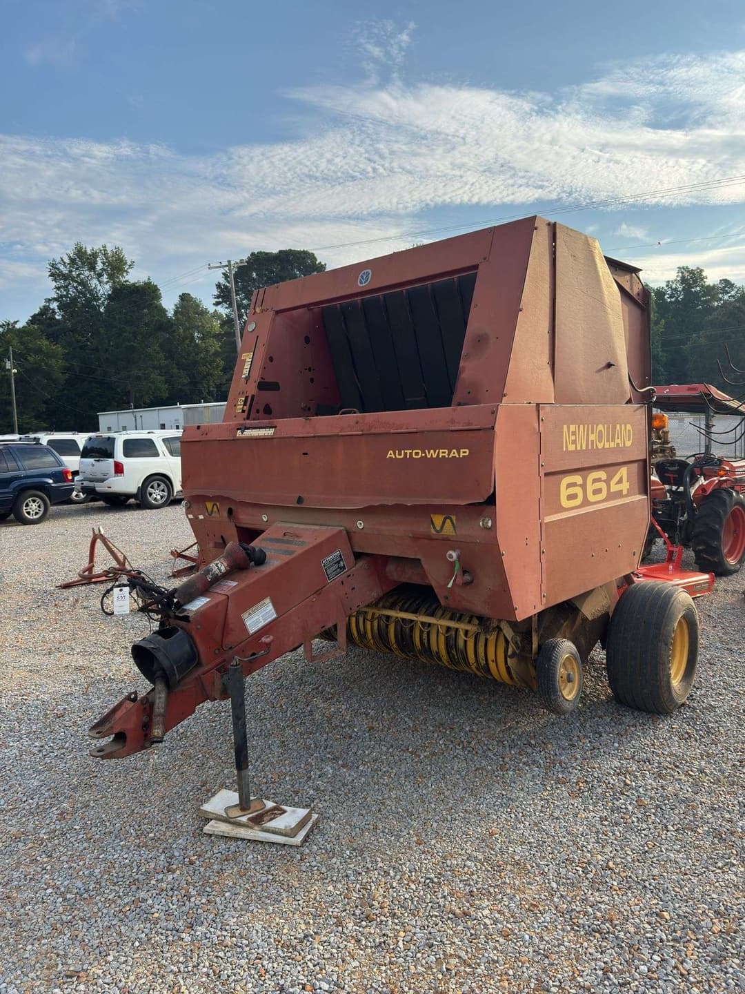 Image of New Holland 664 Primary image