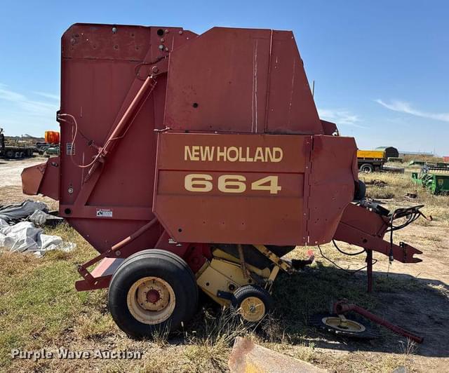 Image of New Holland 664 equipment image 3