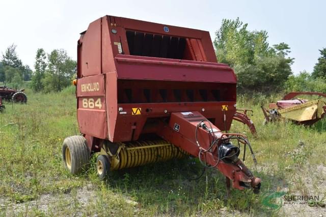 Image of New Holland 664 equipment image 1
