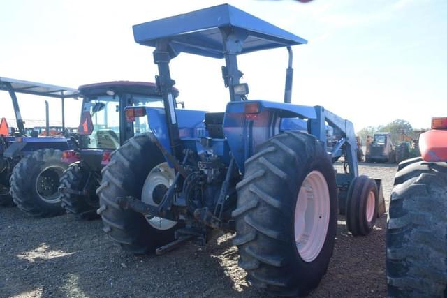 Image of New Holland 6640 equipment image 2