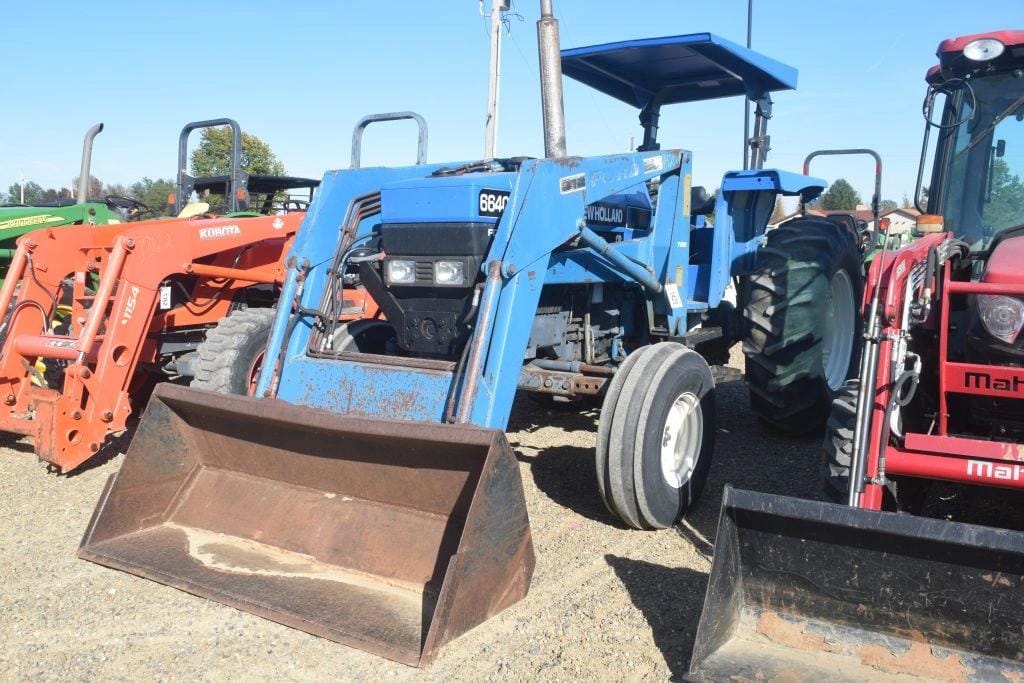 New Holland 6640 Equipment Image0