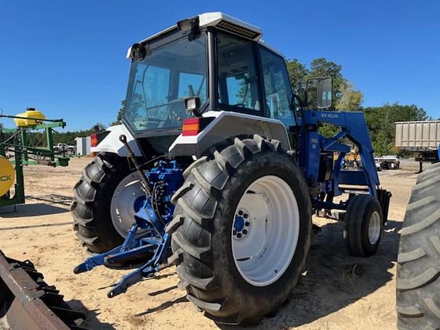 Image of New Holland 6640 equipment image 4