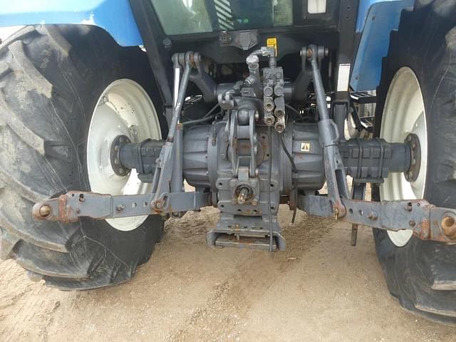 Image of New Holland 6640 equipment image 3