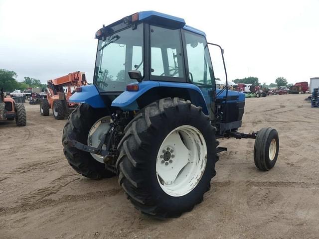 Image of New Holland 6640 equipment image 2