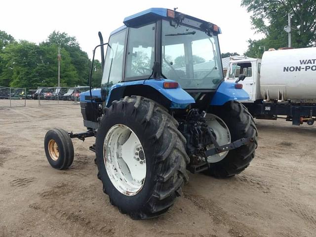 Image of New Holland 6640 equipment image 4