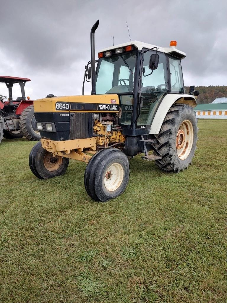 Main image New Holland 6640