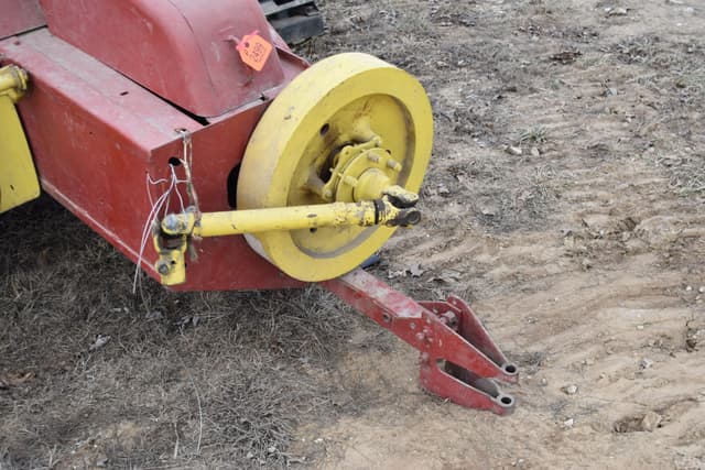 Image of New Holland Hayliner 67 equipment image 3