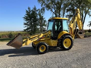 Main image New Holland 675E