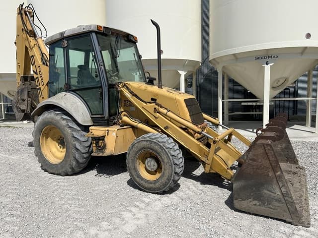 Image of New Holland 675E equipment image 1