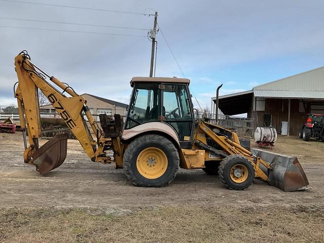 Image of New Holland 675E equipment image 2