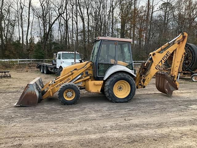 Image of New Holland 675E equipment image 1