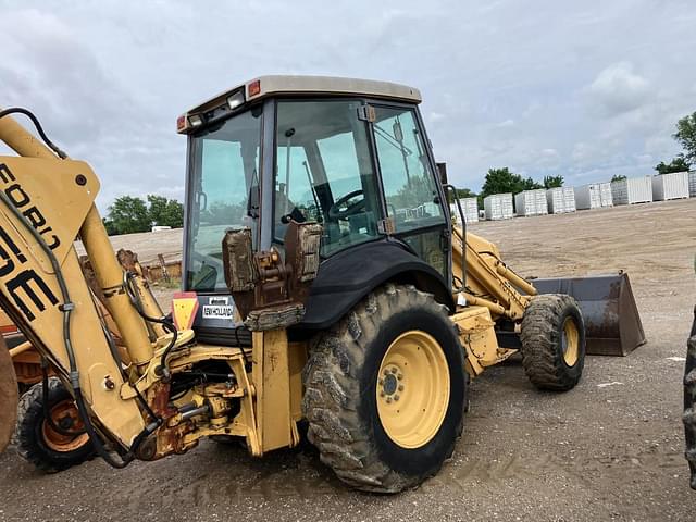 Image of New Holland 675E equipment image 2