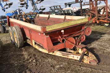 Main image New Holland 676