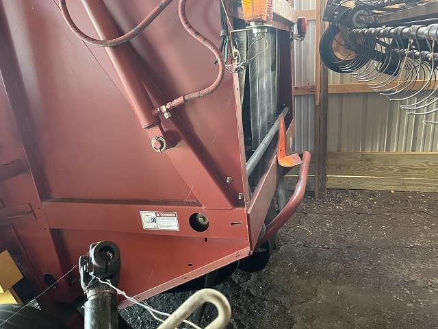 Image of New Holland 678 equipment image 4