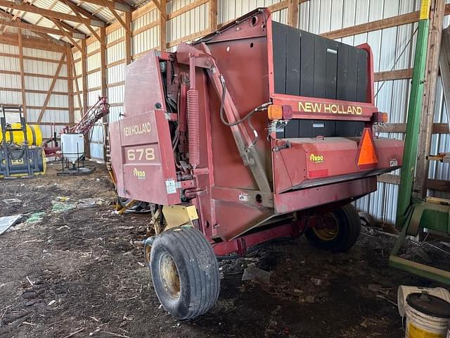 Image of New Holland 678 equipment image 2