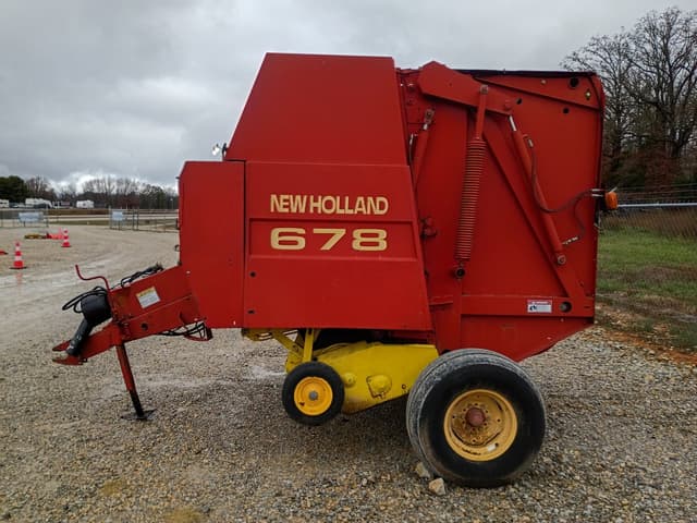 Image of New Holland 678 equipment image 1