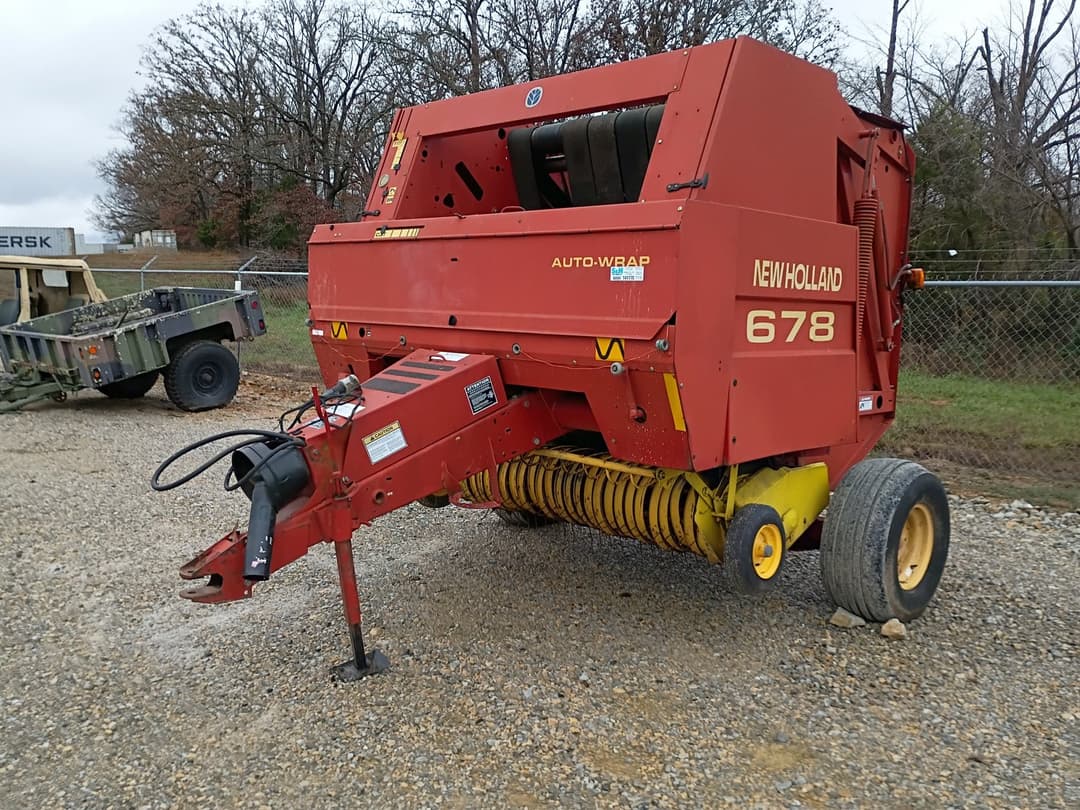Image of New Holland 678 Primary image