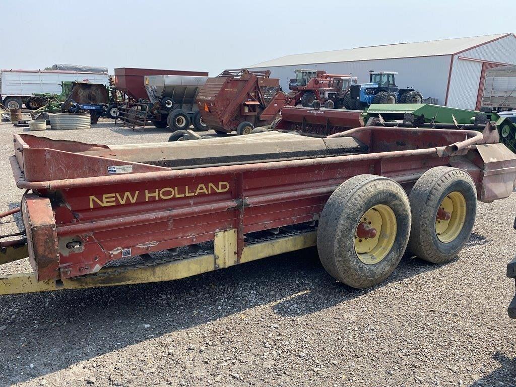 Image of New Holland 679 Image 0