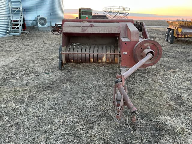 Image of New Holland 68 equipment image 2