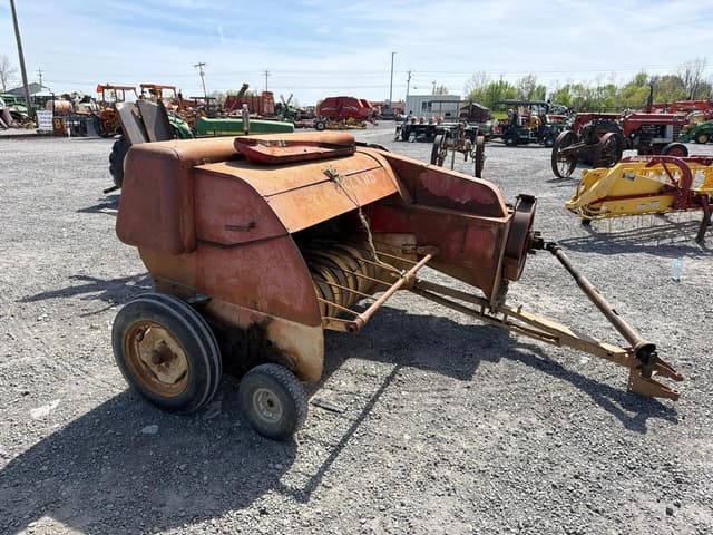 Image of New Holland 68 equipment image 4