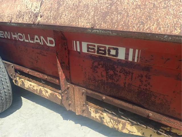 Image of New Holland 680 equipment image 2