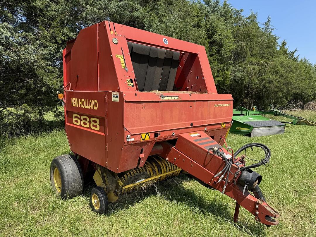 Image of New Holland 688 Primary image