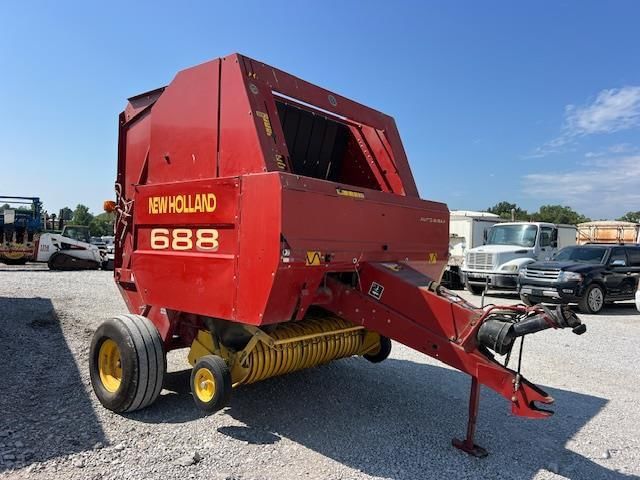 New Holland 688 Equipment Image0