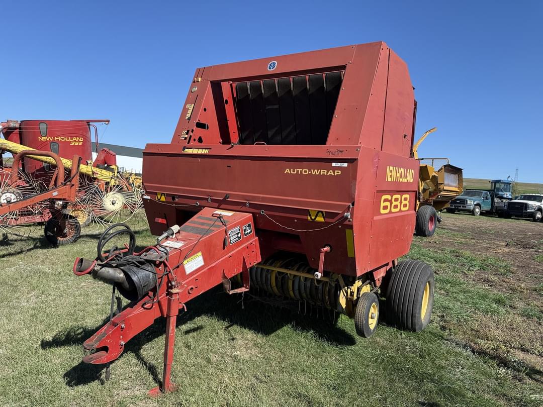 Image of New Holland 688 Primary image