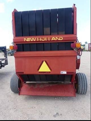 Image of New Holland 688 equipment image 3