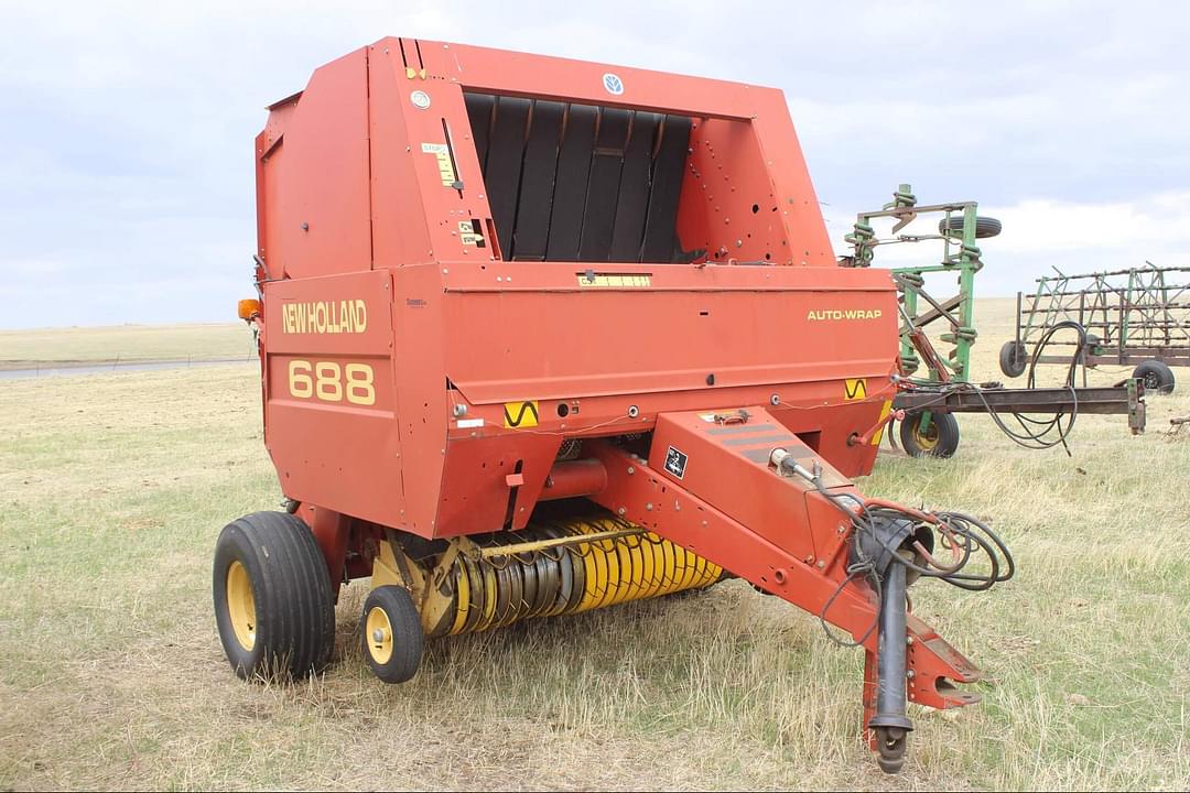 Image of New Holland 688 Primary image
