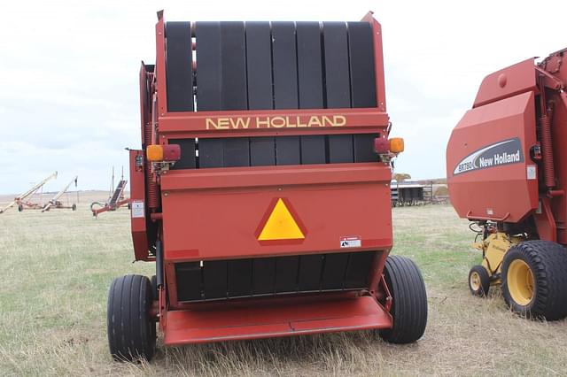 Image of New Holland 688 equipment image 4