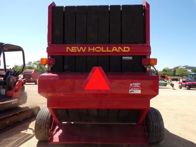 Image of New Holland 688 equipment image 4