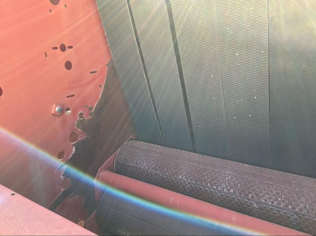 Image of New Holland 688 equipment image 4