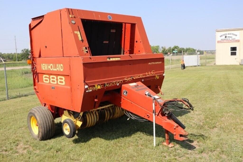 Image of New Holland 688 Primary image