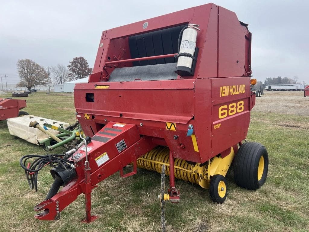 Image of New Holland 688 Primary image