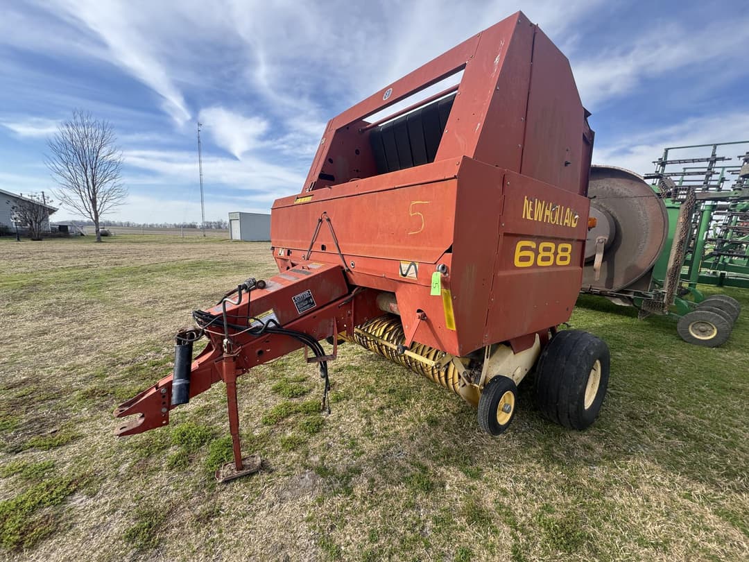Image of New Holland 688 Primary image